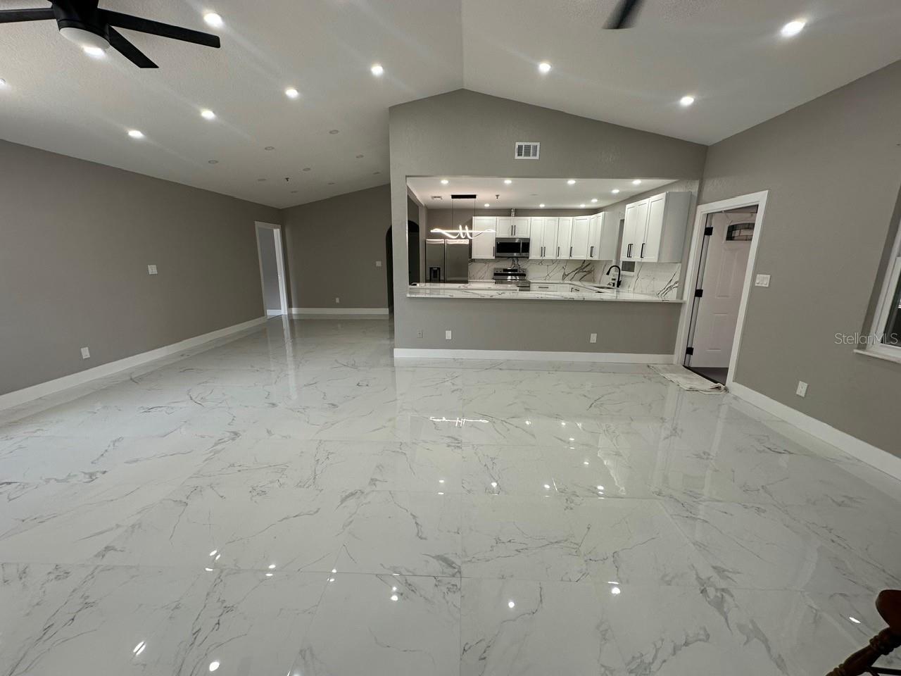 MASCOTTE STIEFEL SUB - Residential