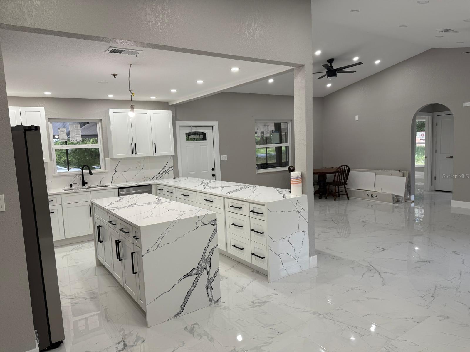 MASCOTTE STIEFEL SUB - Residential