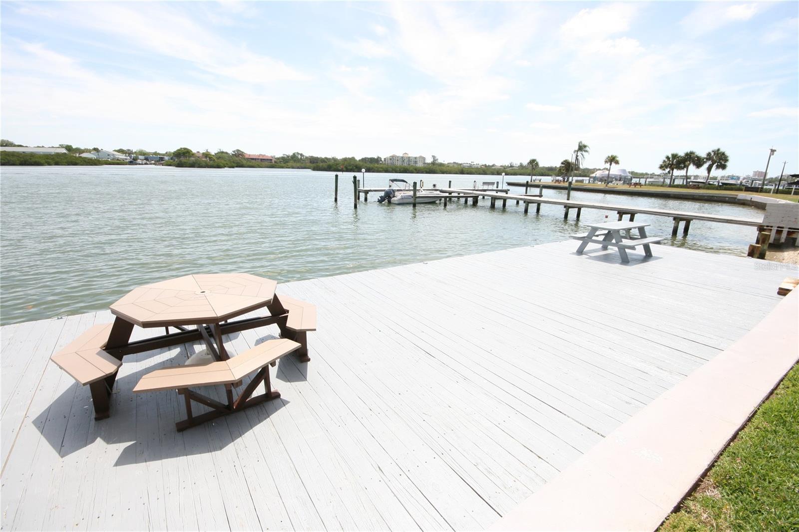 BAY MARINER THE CONDO - Residential