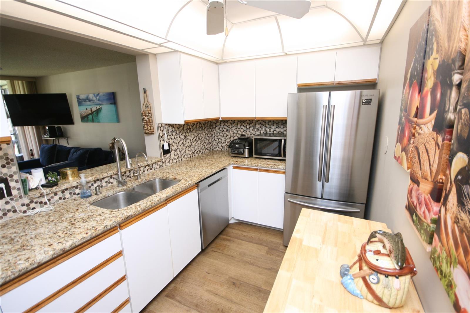 BAY MARINER THE CONDO - Residential