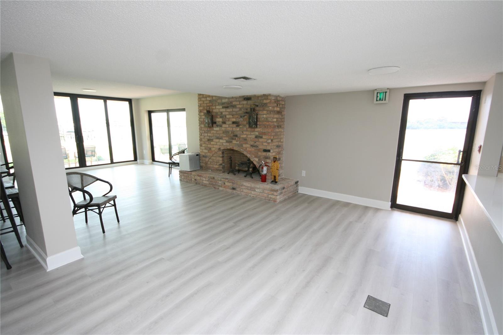 BAY MARINER THE CONDO - Residential