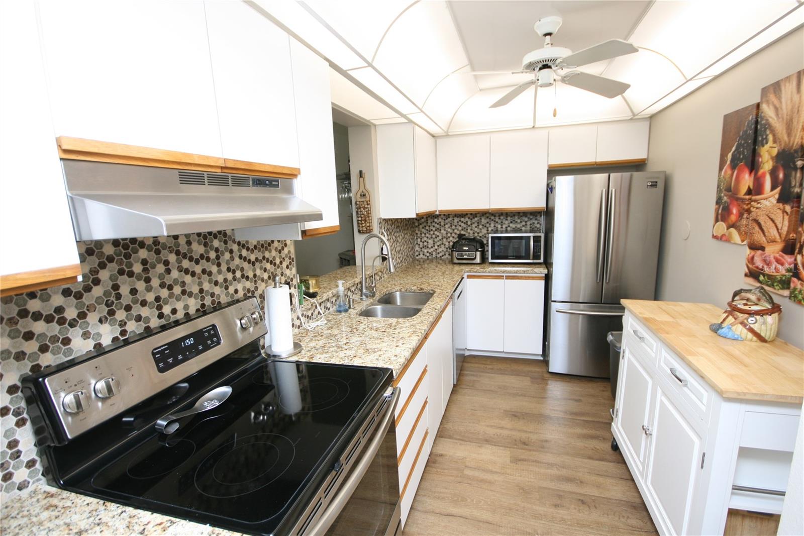 BAY MARINER THE CONDO - Residential