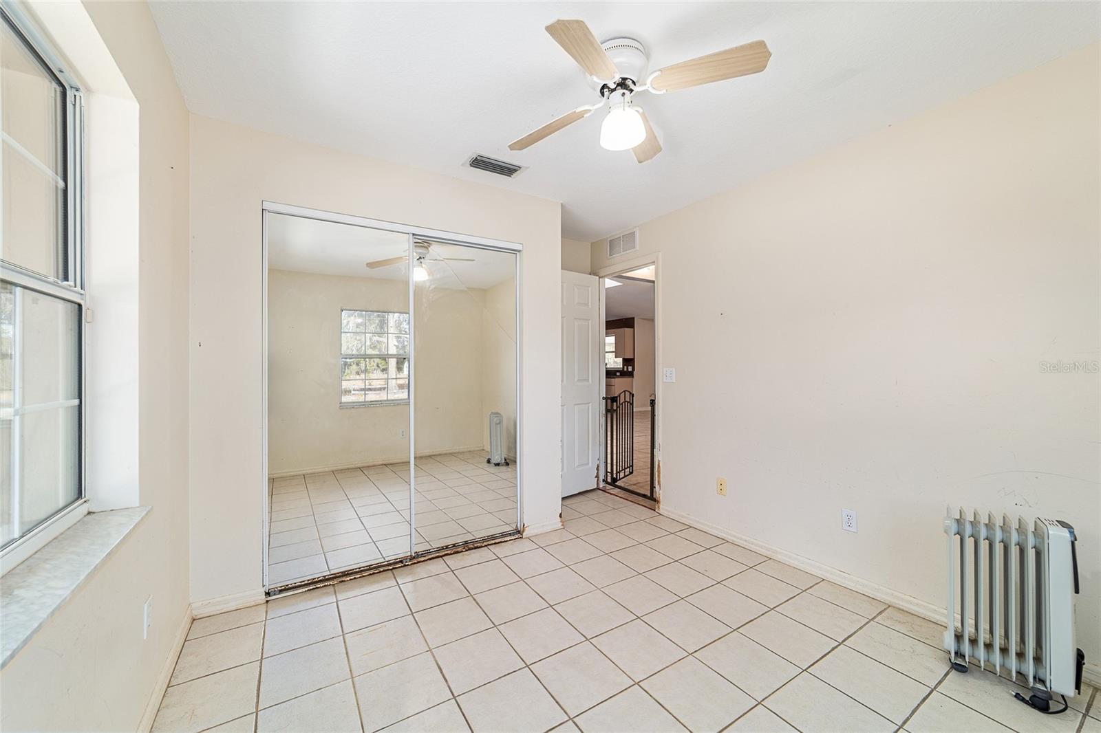 THOROUGHBRED ACRES - Residential