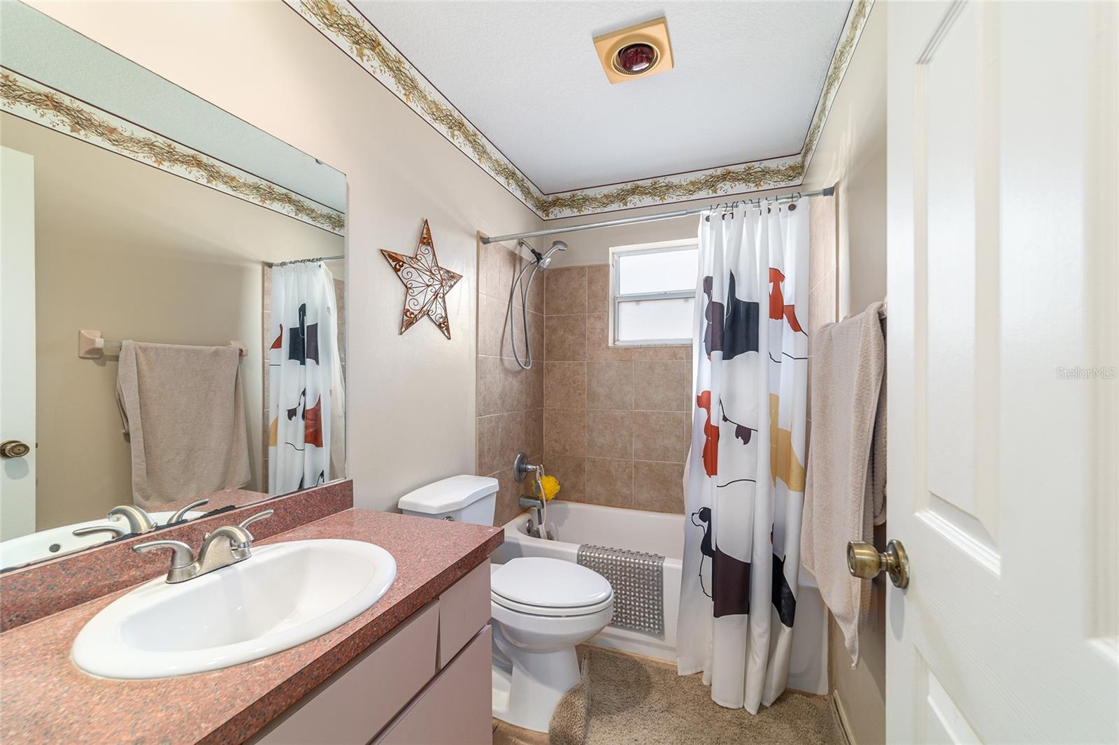 THOROUGHBRED ACRES - Residential