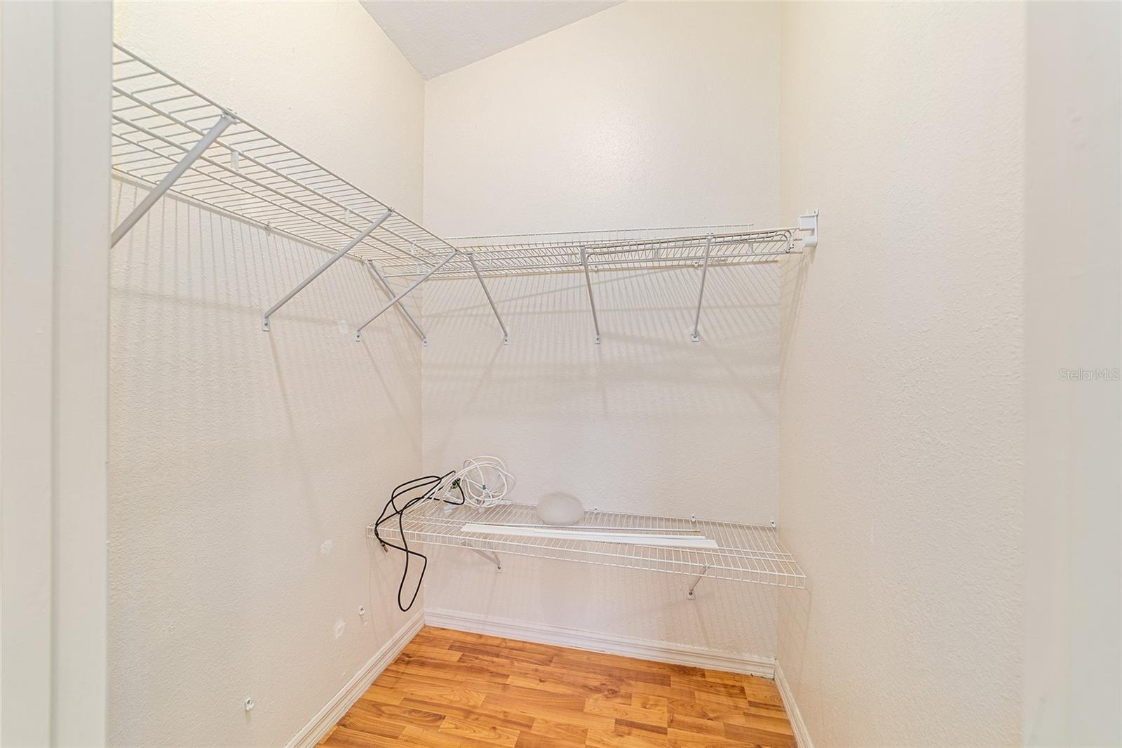 THOROUGHBRED ACRES - Residential