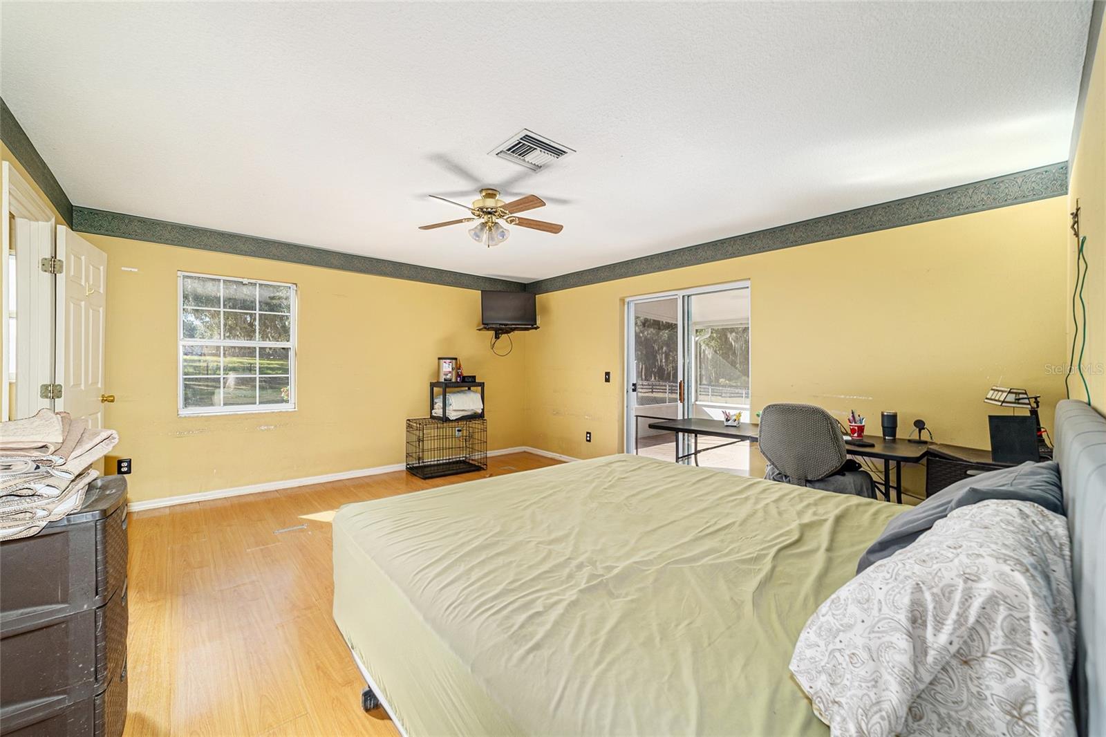 THOROUGHBRED ACRES - Residential