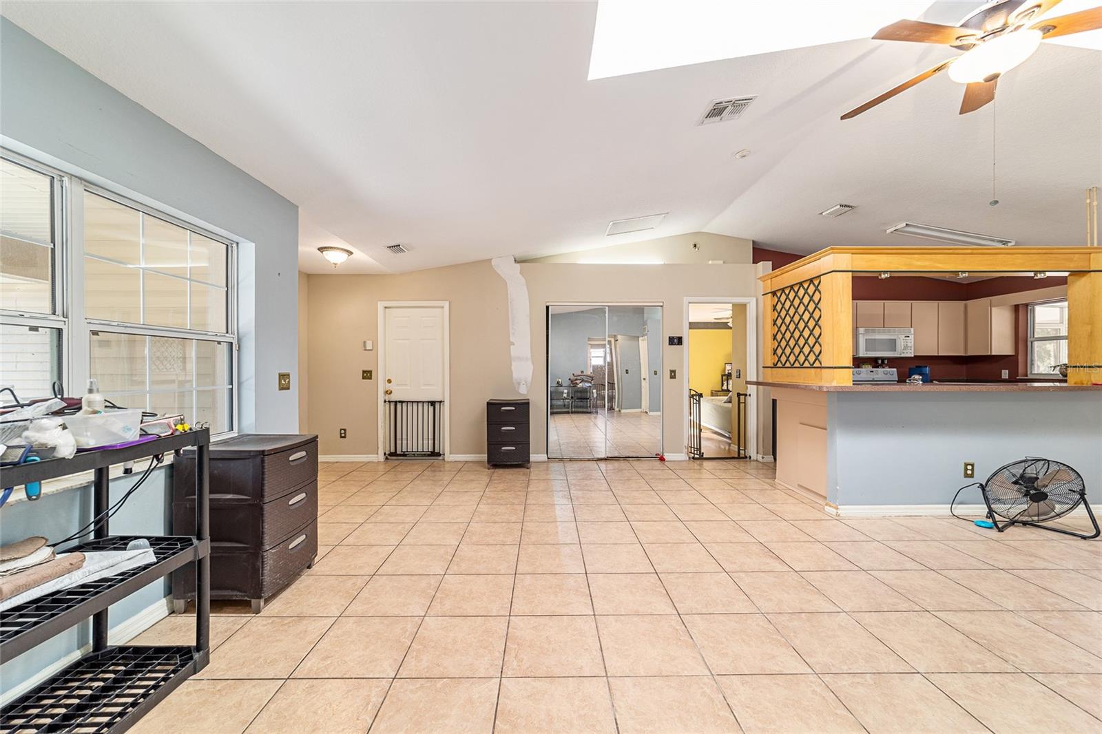 THOROUGHBRED ACRES - Residential