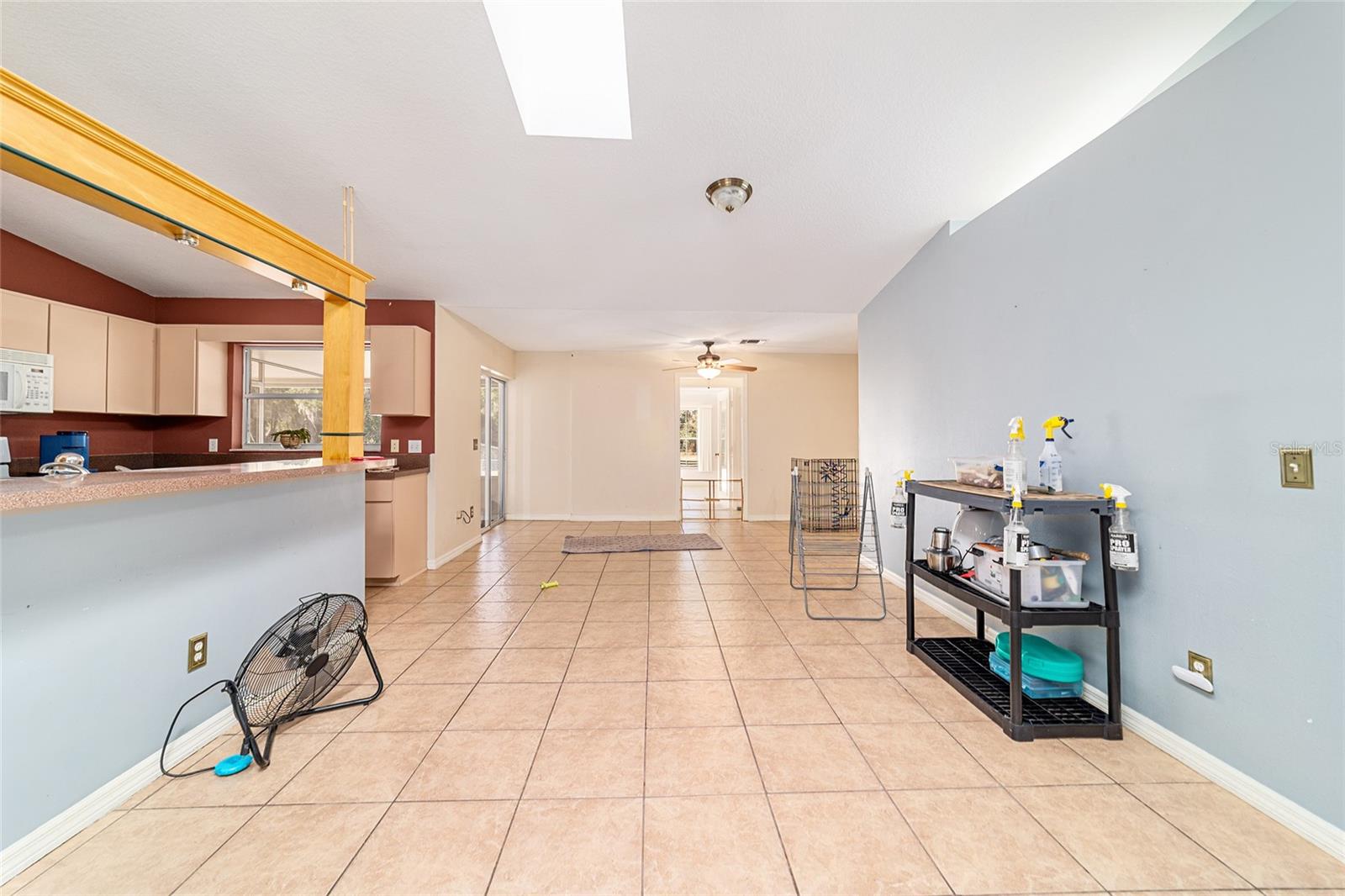 THOROUGHBRED ACRES - Residential