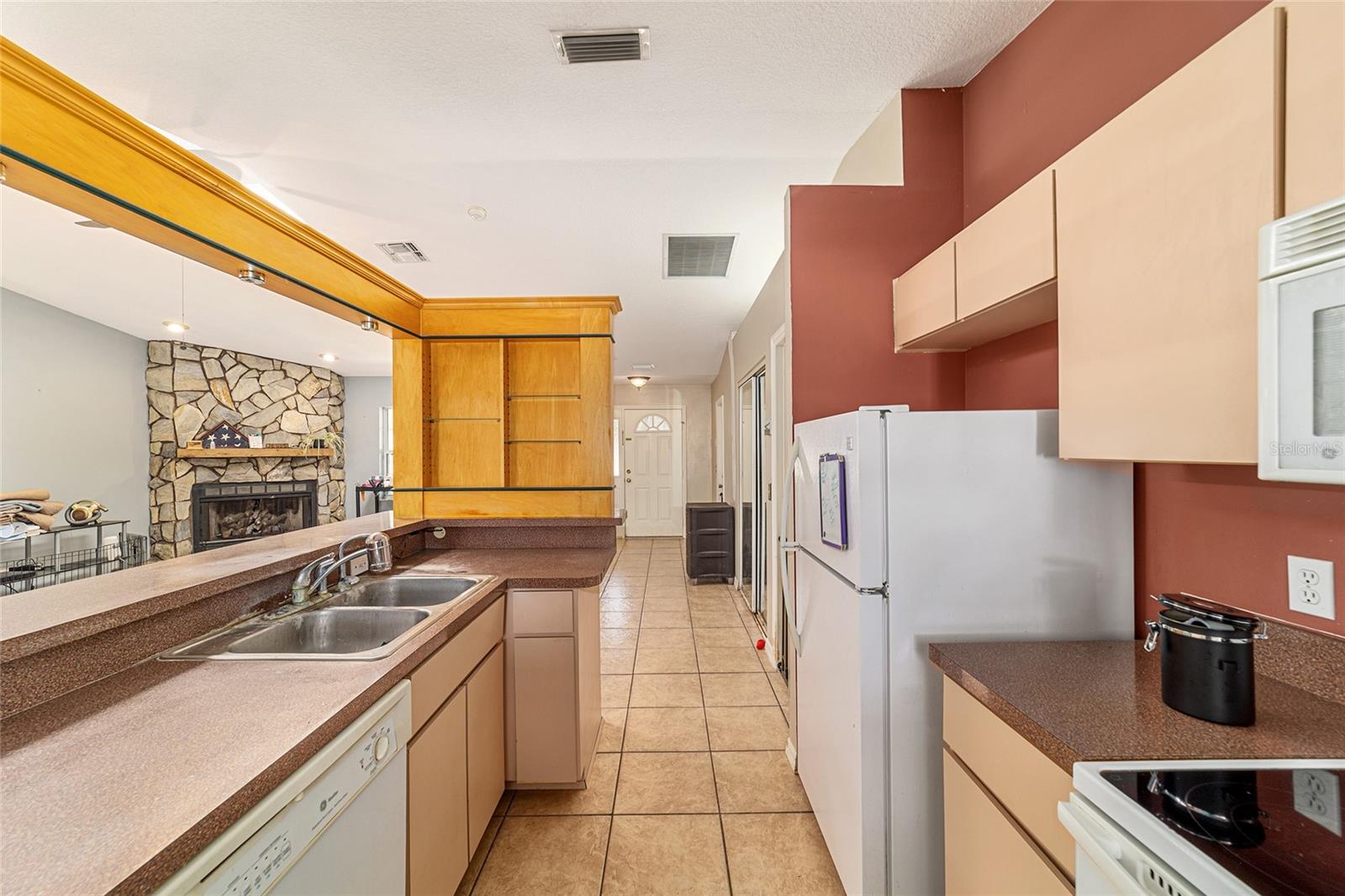 THOROUGHBRED ACRES - Residential