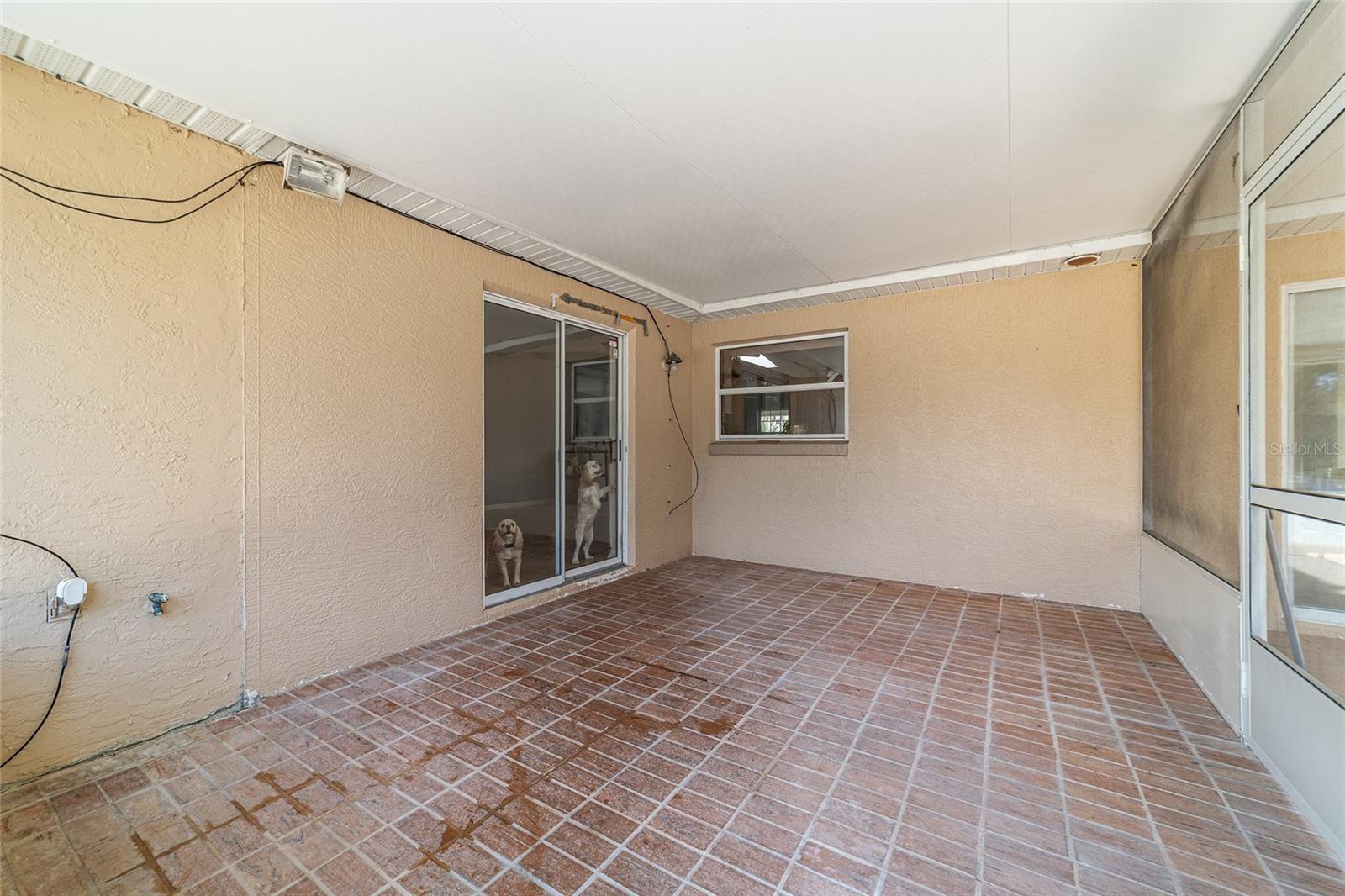 THOROUGHBRED ACRES - Residential