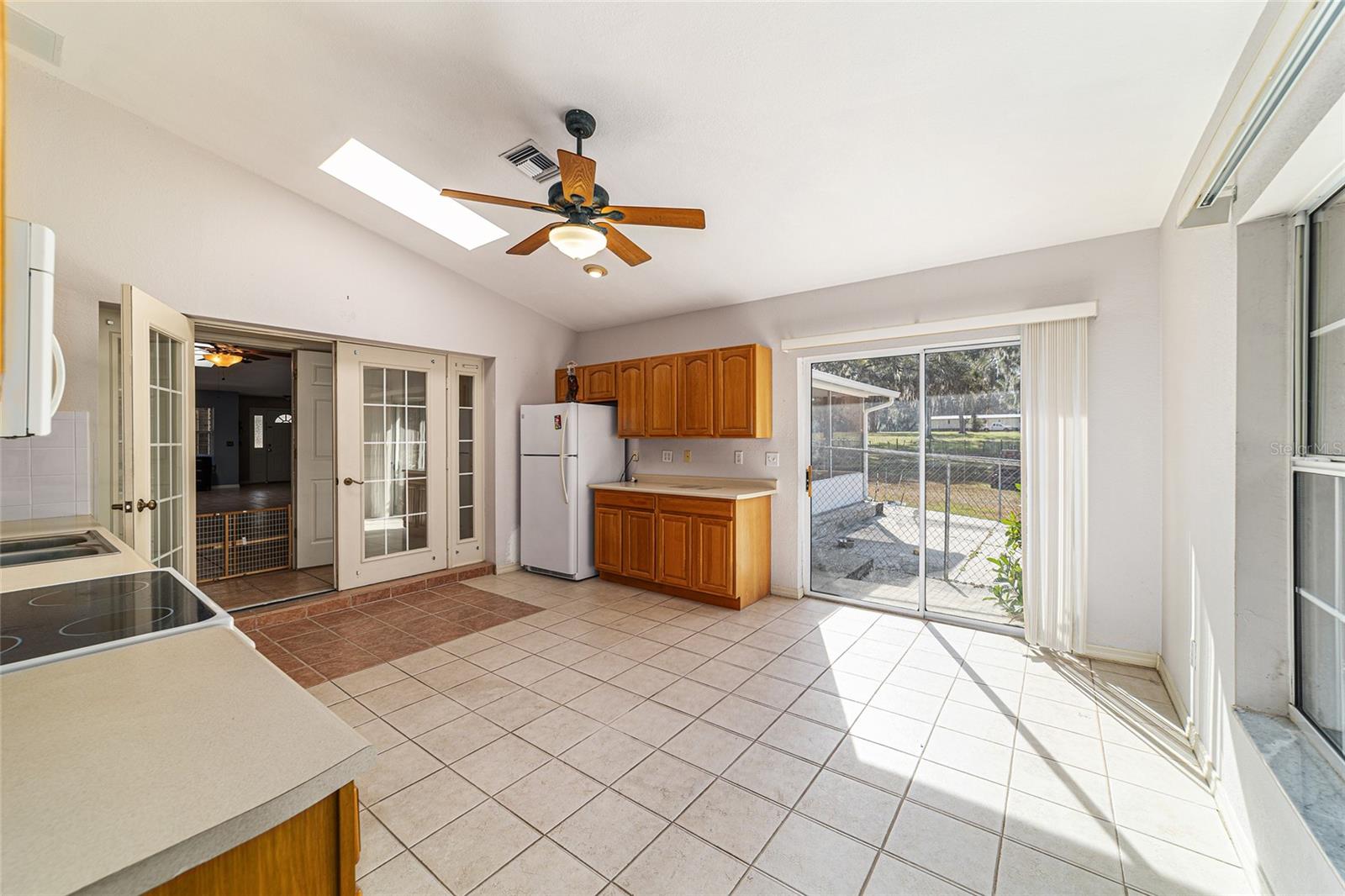 THOROUGHBRED ACRES - Residential