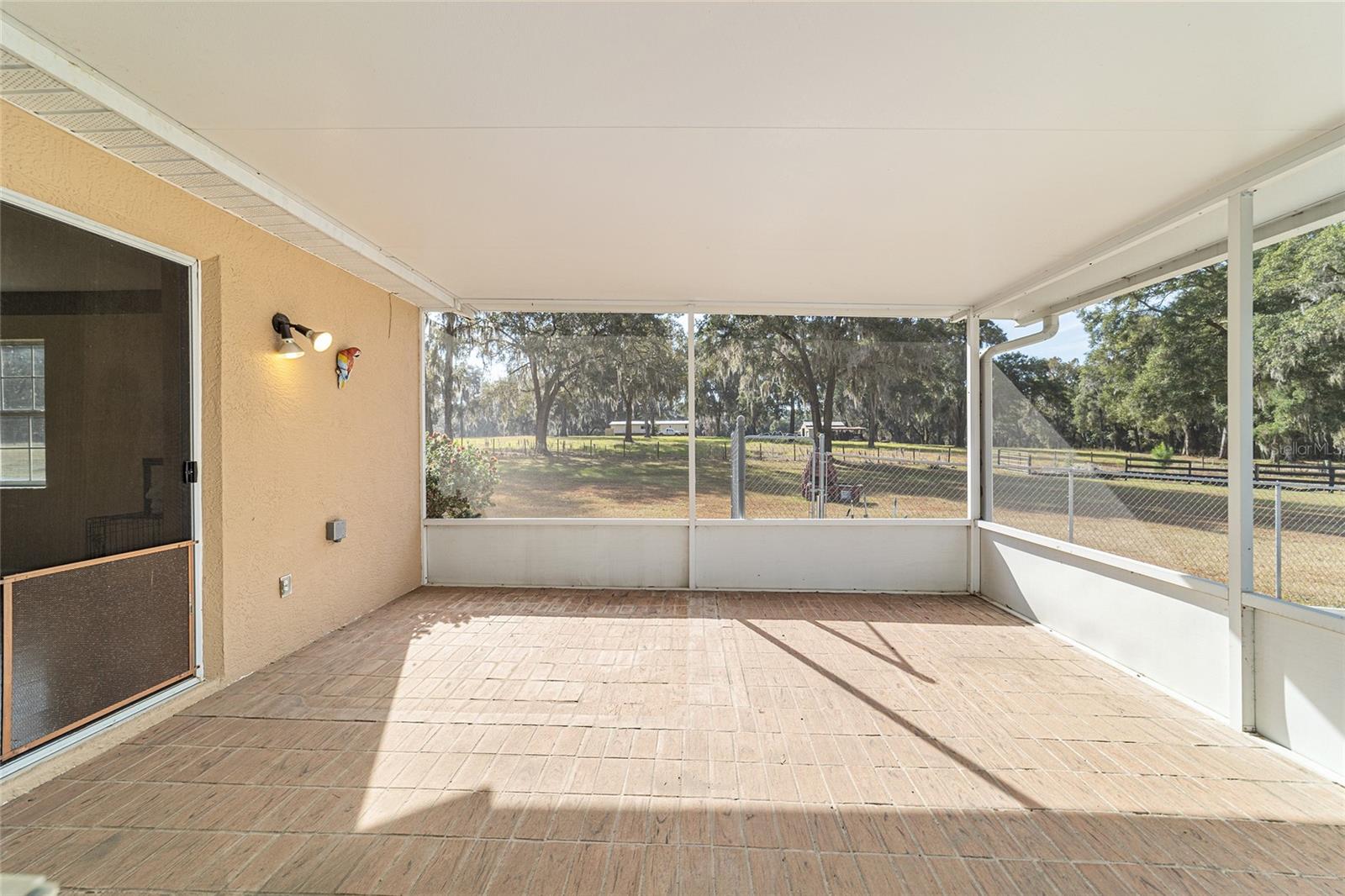 THOROUGHBRED ACRES - Residential