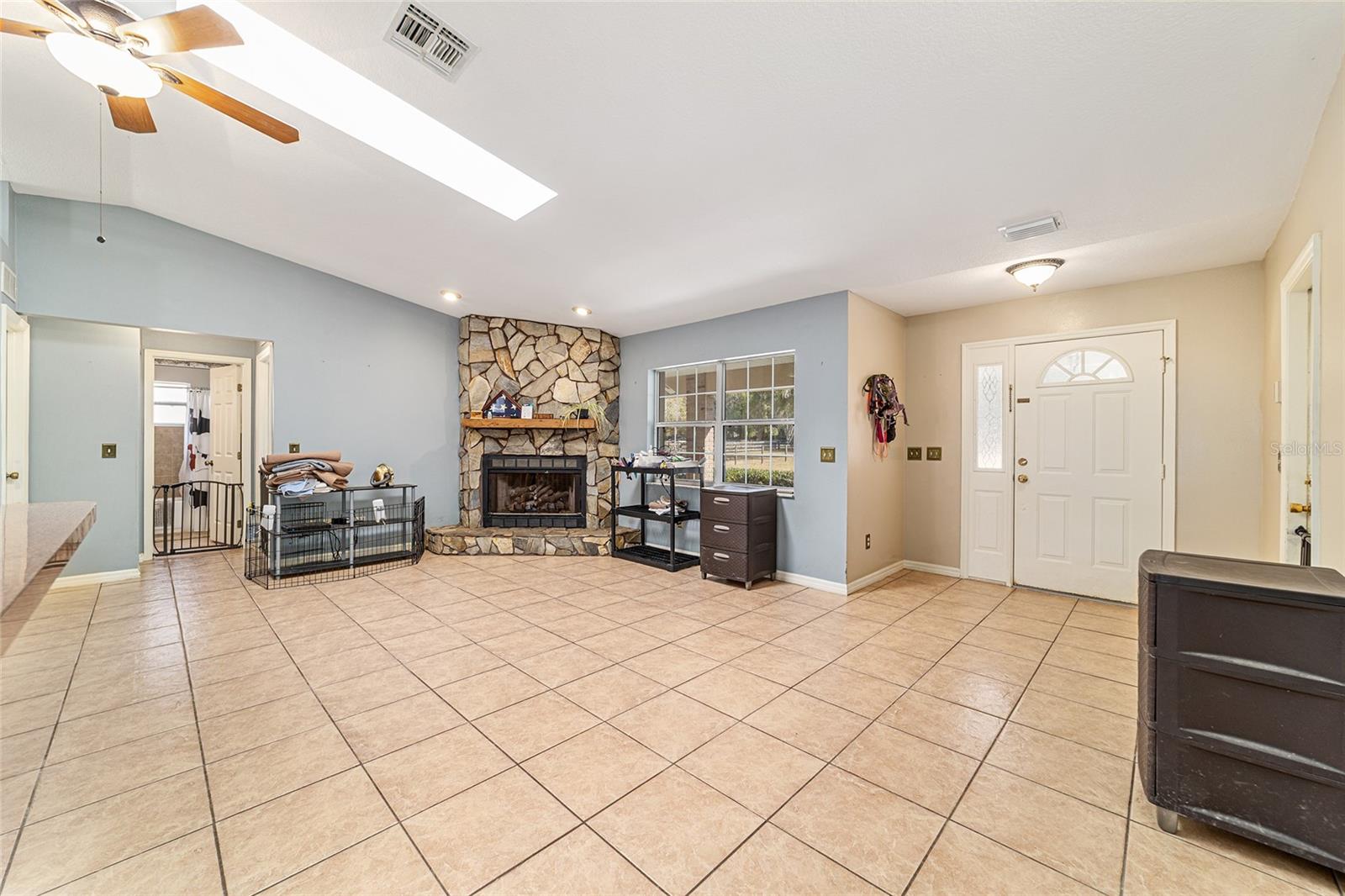 THOROUGHBRED ACRES - Residential