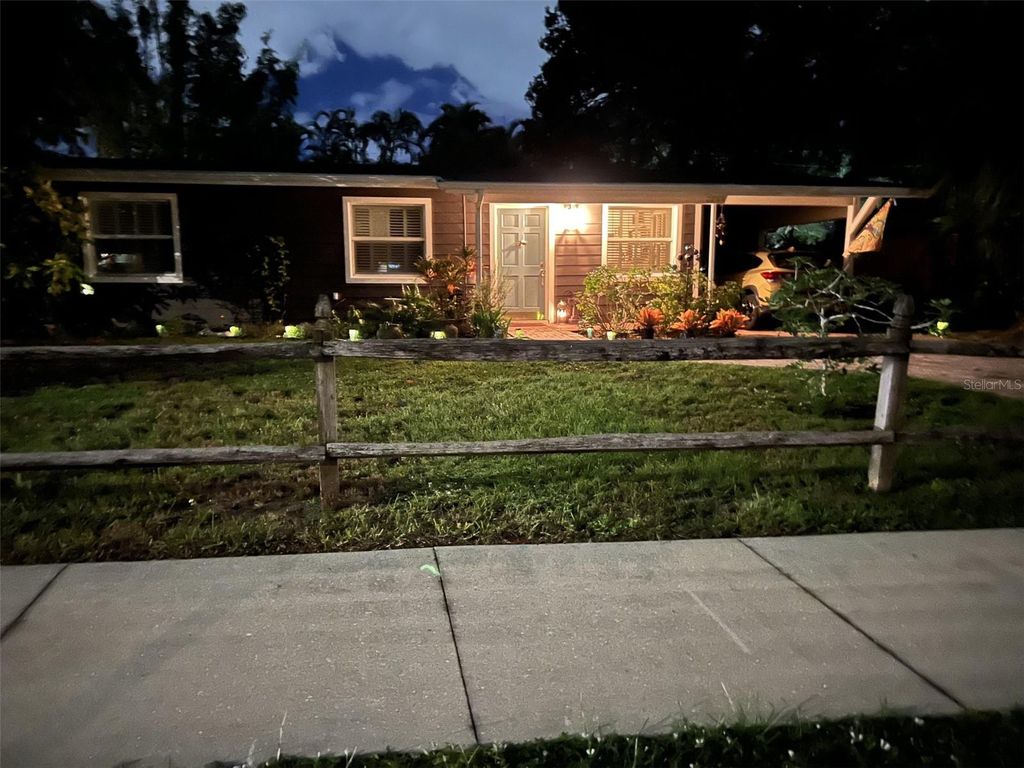 Photo of 2264 Floyd Street, Sarasota, FL 34239 (MLS # GC534523)