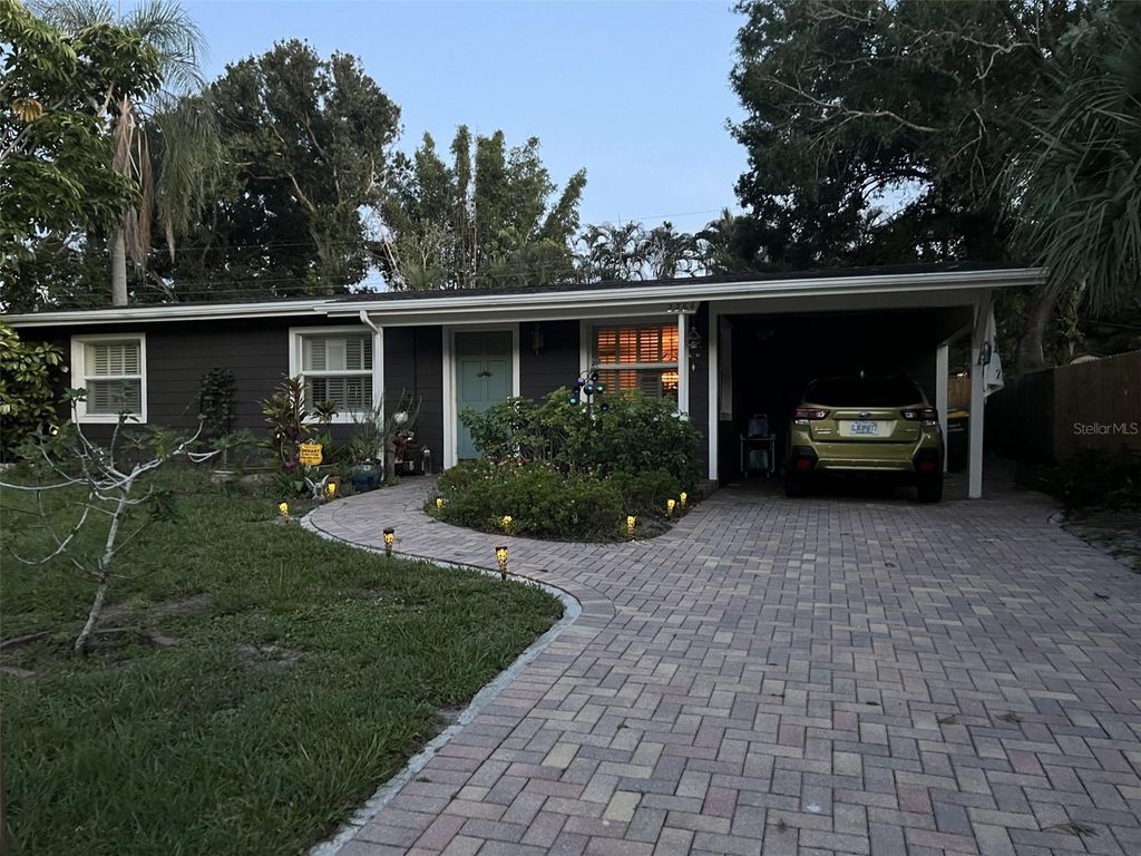 Photo of 2264 Floyd Street, Sarasota, FL 34239 (MLS # GC534523)
