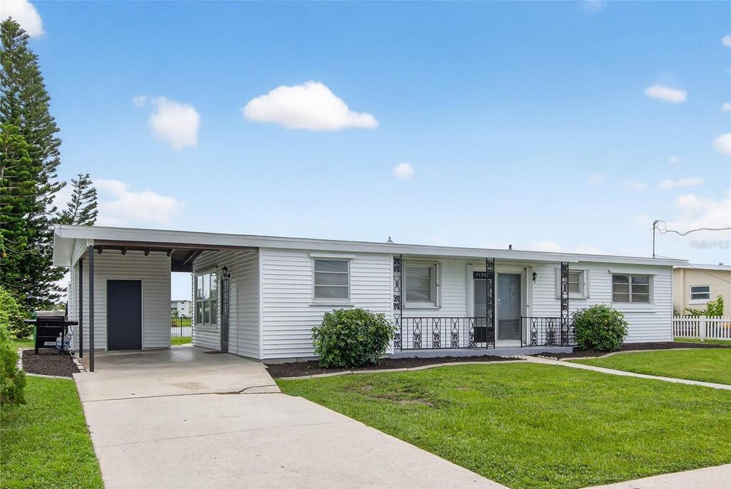 Photo of 21227 Gladis Avenue, Port Charlotte, FL 33952 (MLS # N6143297)