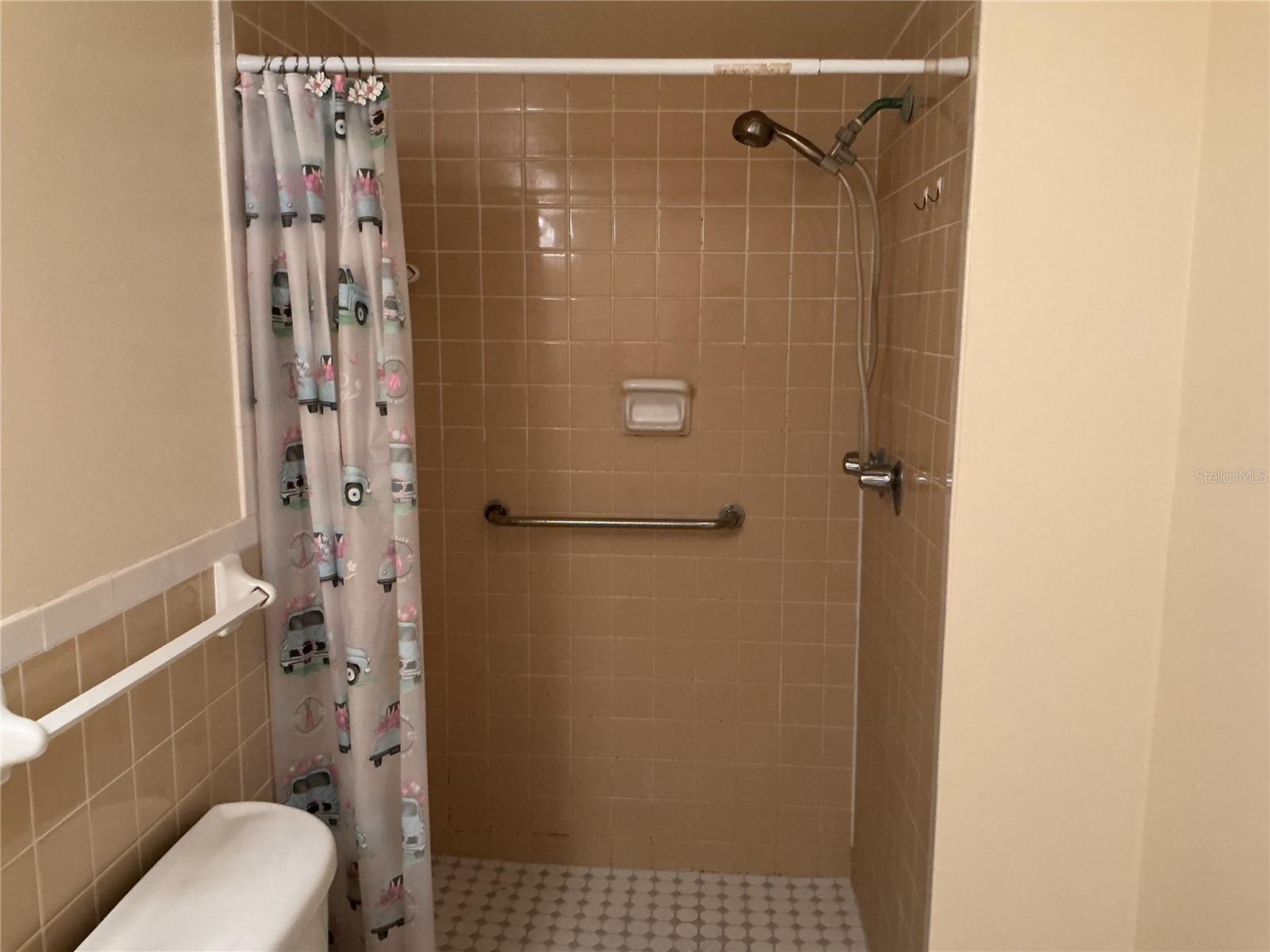 SUMMIT VILLAGE UNIT 3 A CONDO - Residential