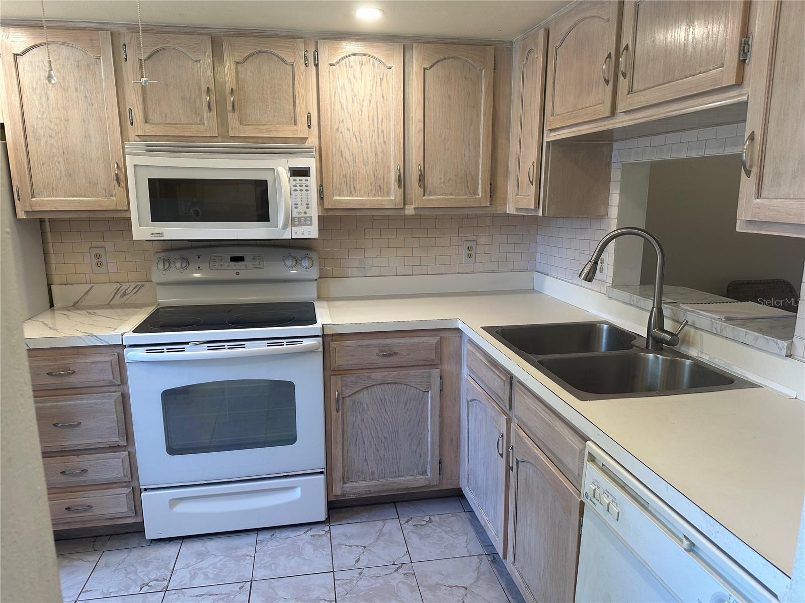 DRUID OAKS CONDO - Residential Lease