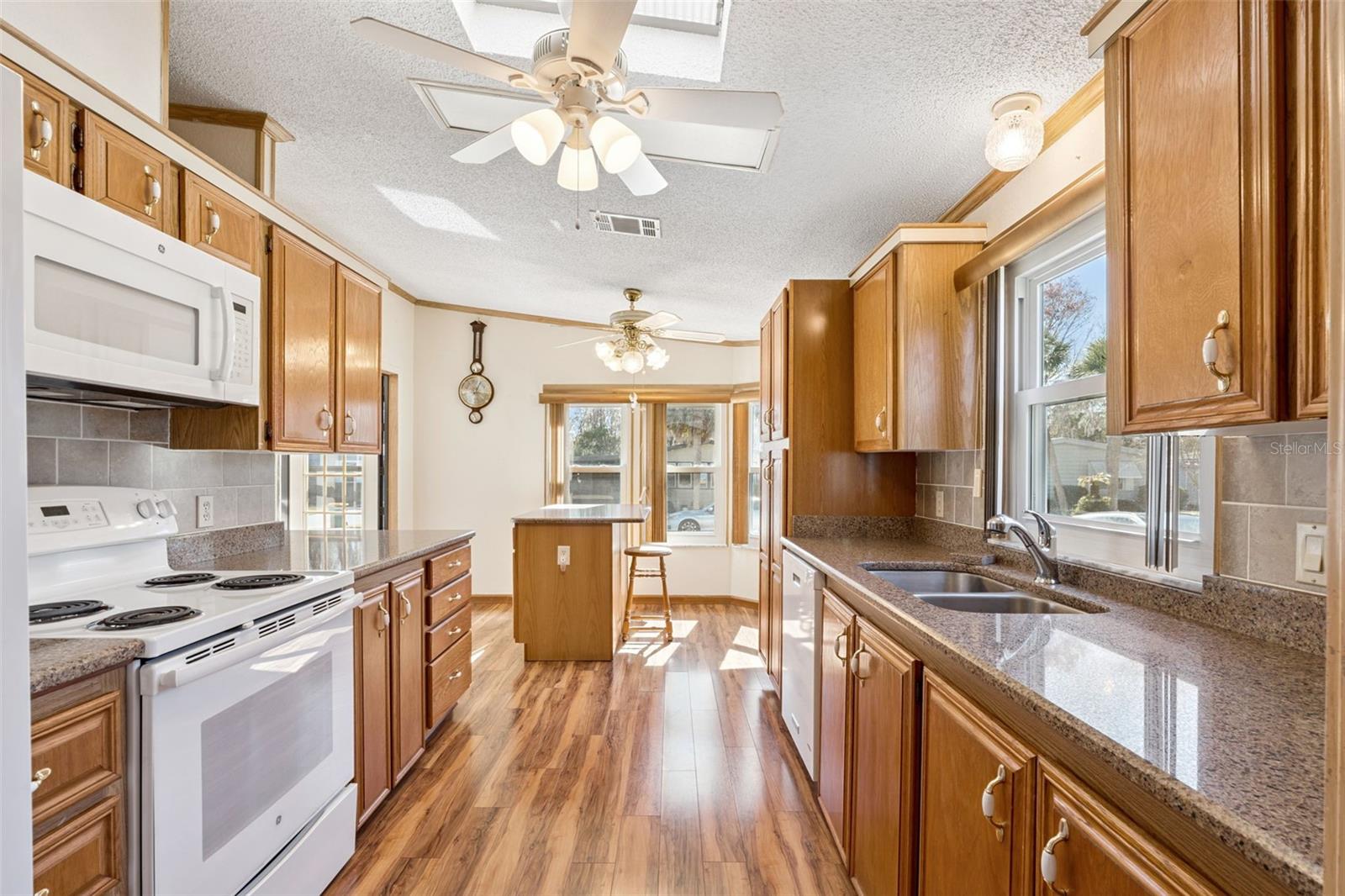 TAVARES FOX RUN MOBILE HOME - Residential