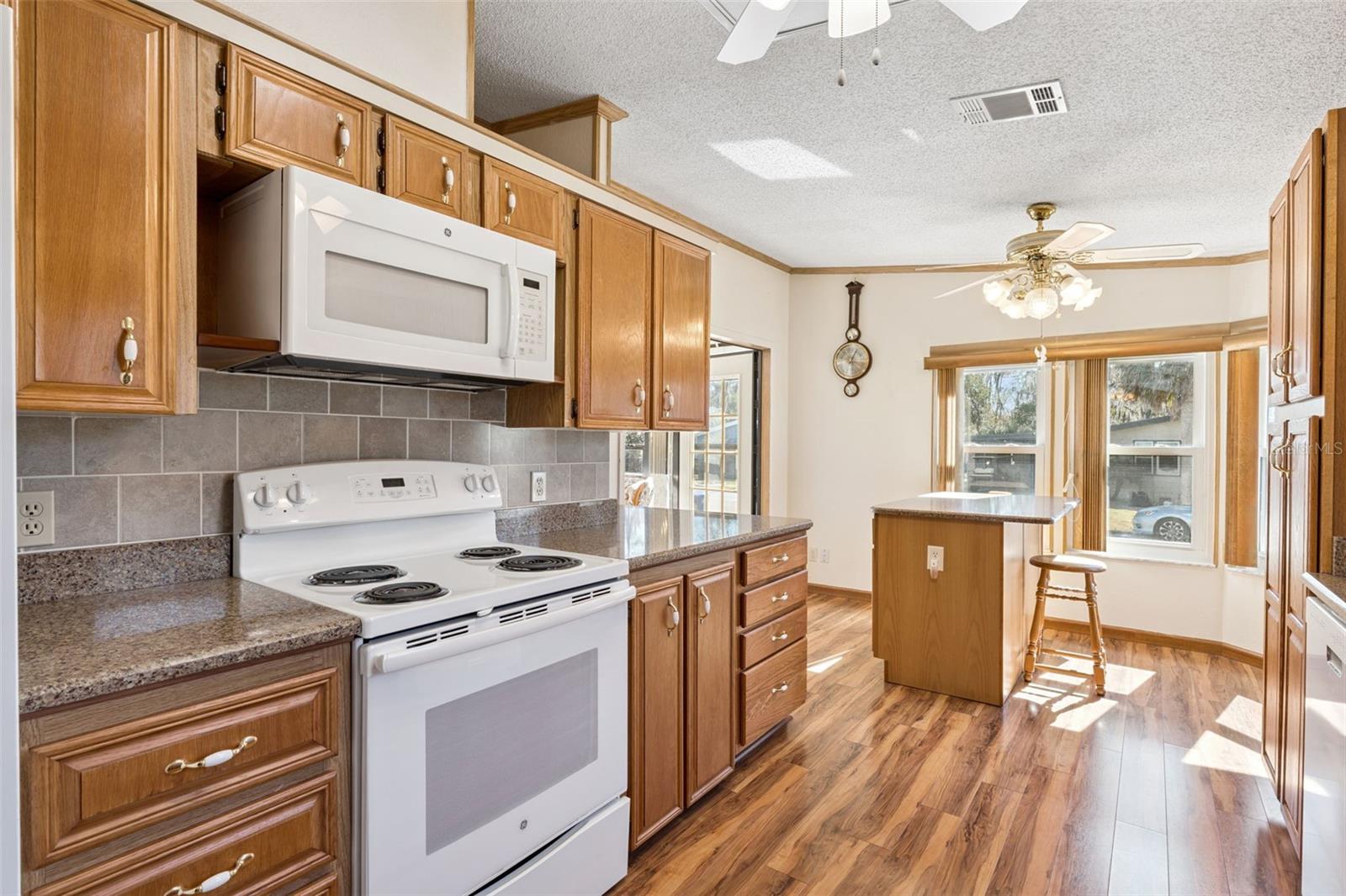 TAVARES FOX RUN MOBILE HOME - Residential