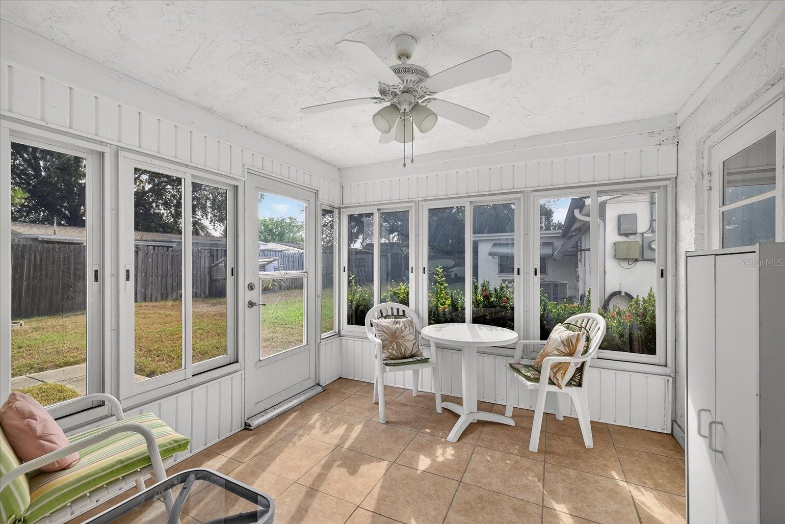 COLONIAL MANOR - Residential