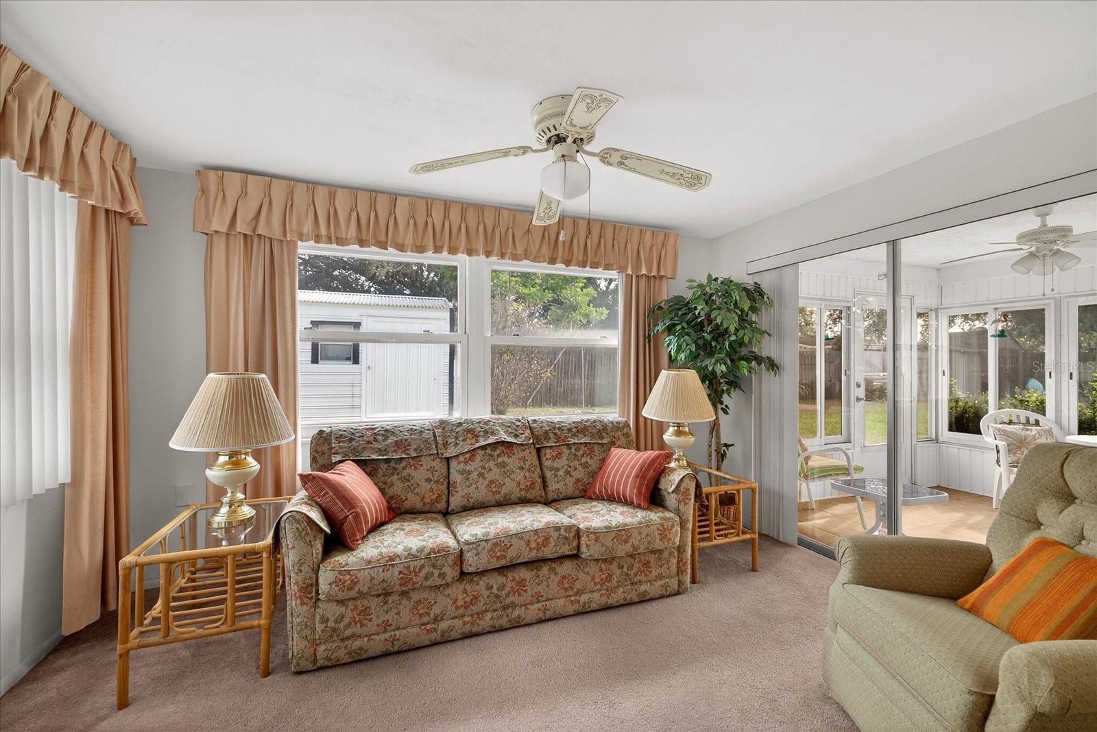 COLONIAL MANOR - Residential