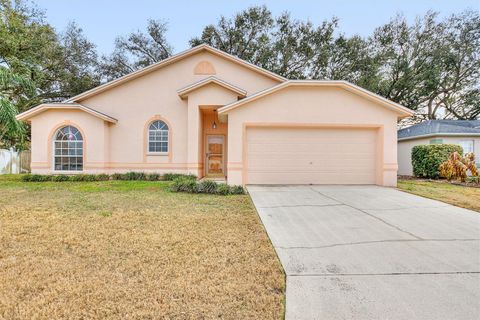 Photo of 5750 Harbor Isle Boulevard, Winter Haven, FL 33884 (MLS # S5143689)