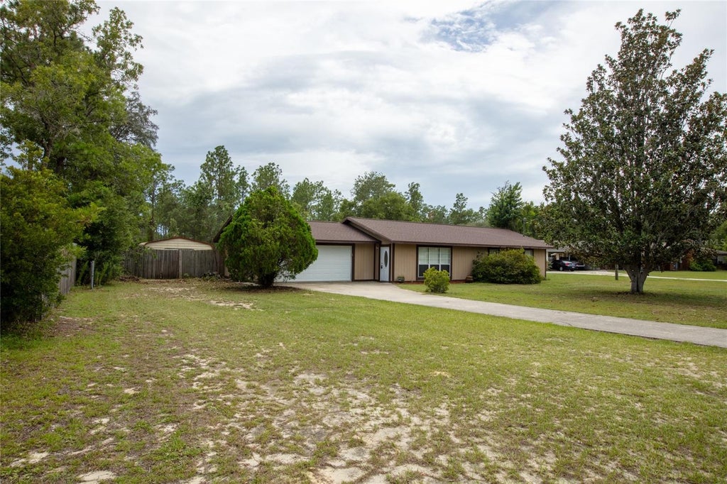Photo of 692 SE 41st Street, Keystone Heights, FL 32656 (MLS # GC541880)