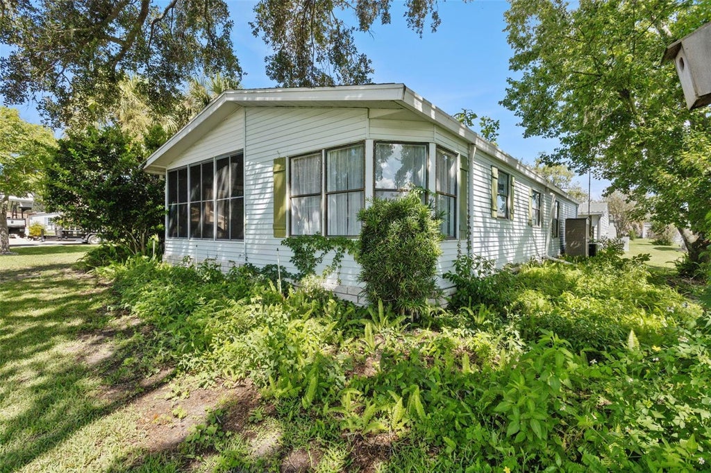 Photo of 25040 Betton Hill, Leesburg, FL 34748 (MLS # G5117735)