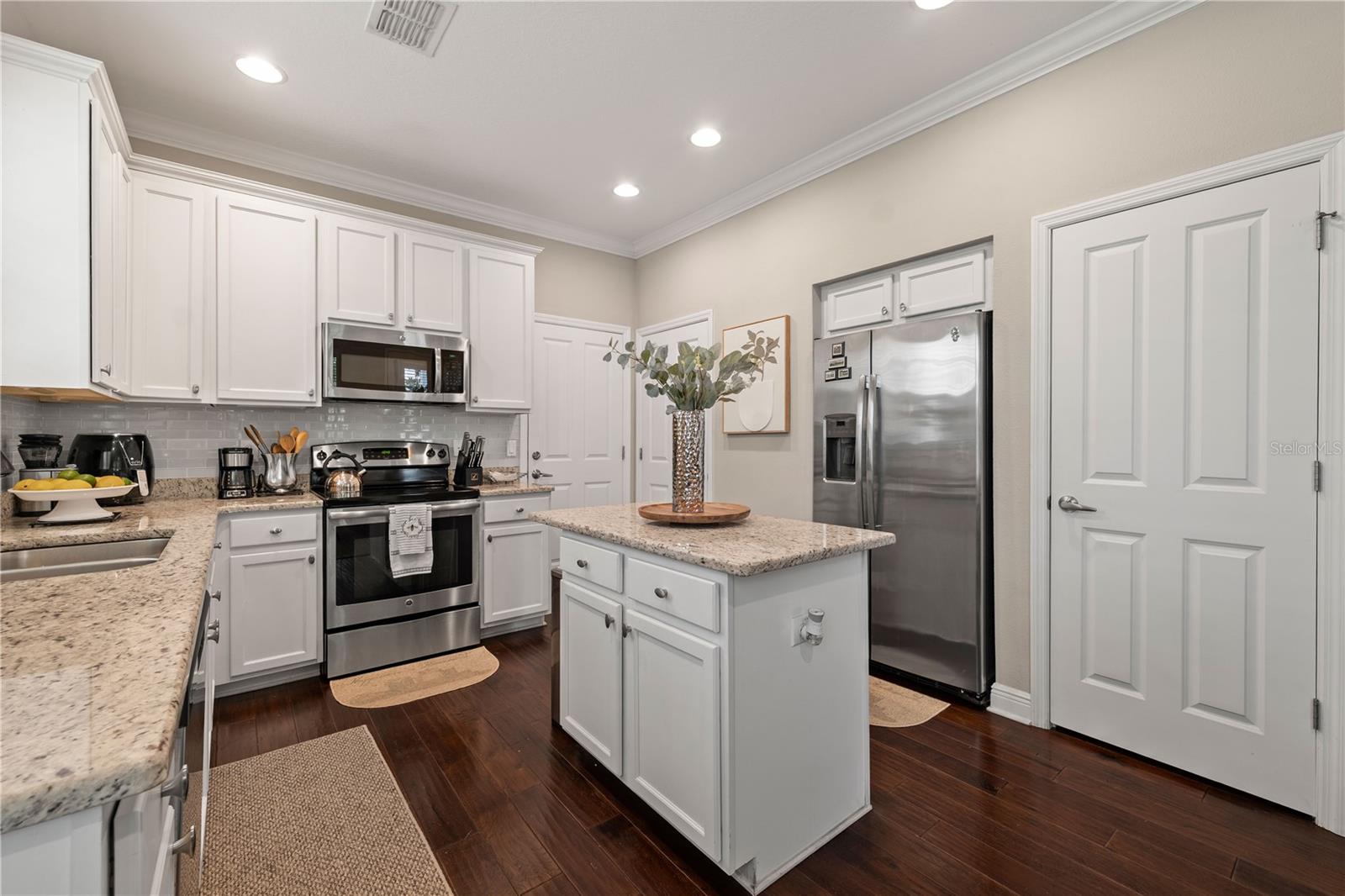 HAYES PARK VILLAGE - Residential