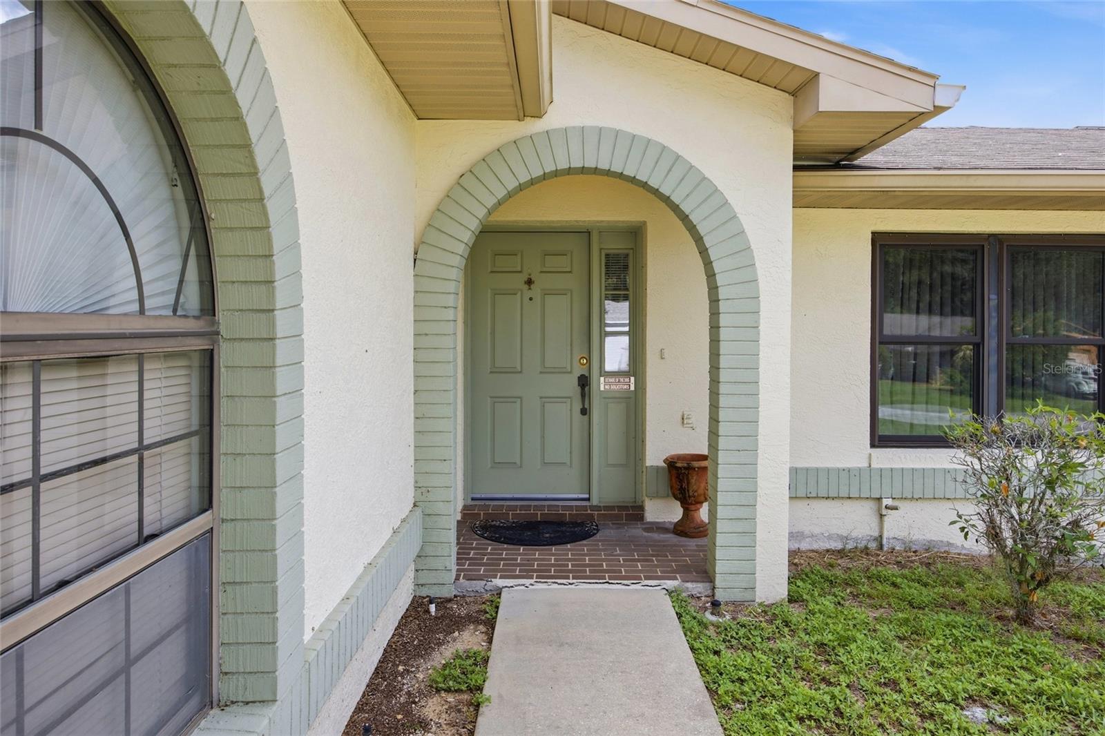 712 MAGNOLIA AVENUE