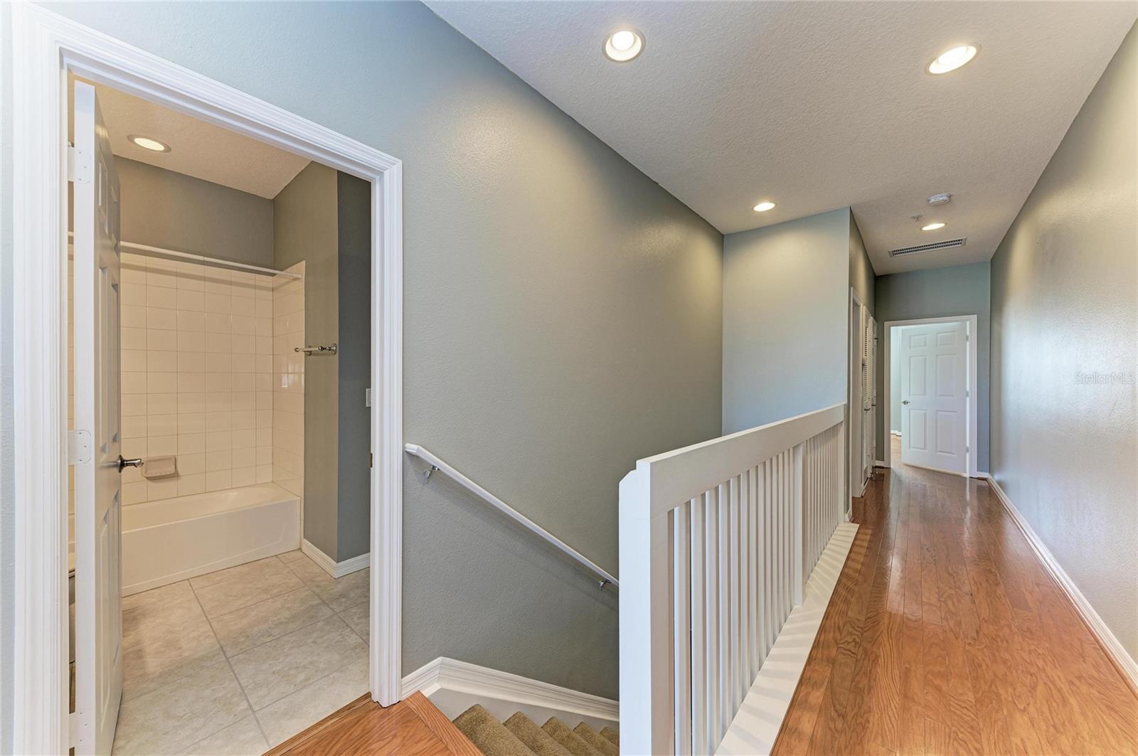 PALMA SOLA TRACE - Residential