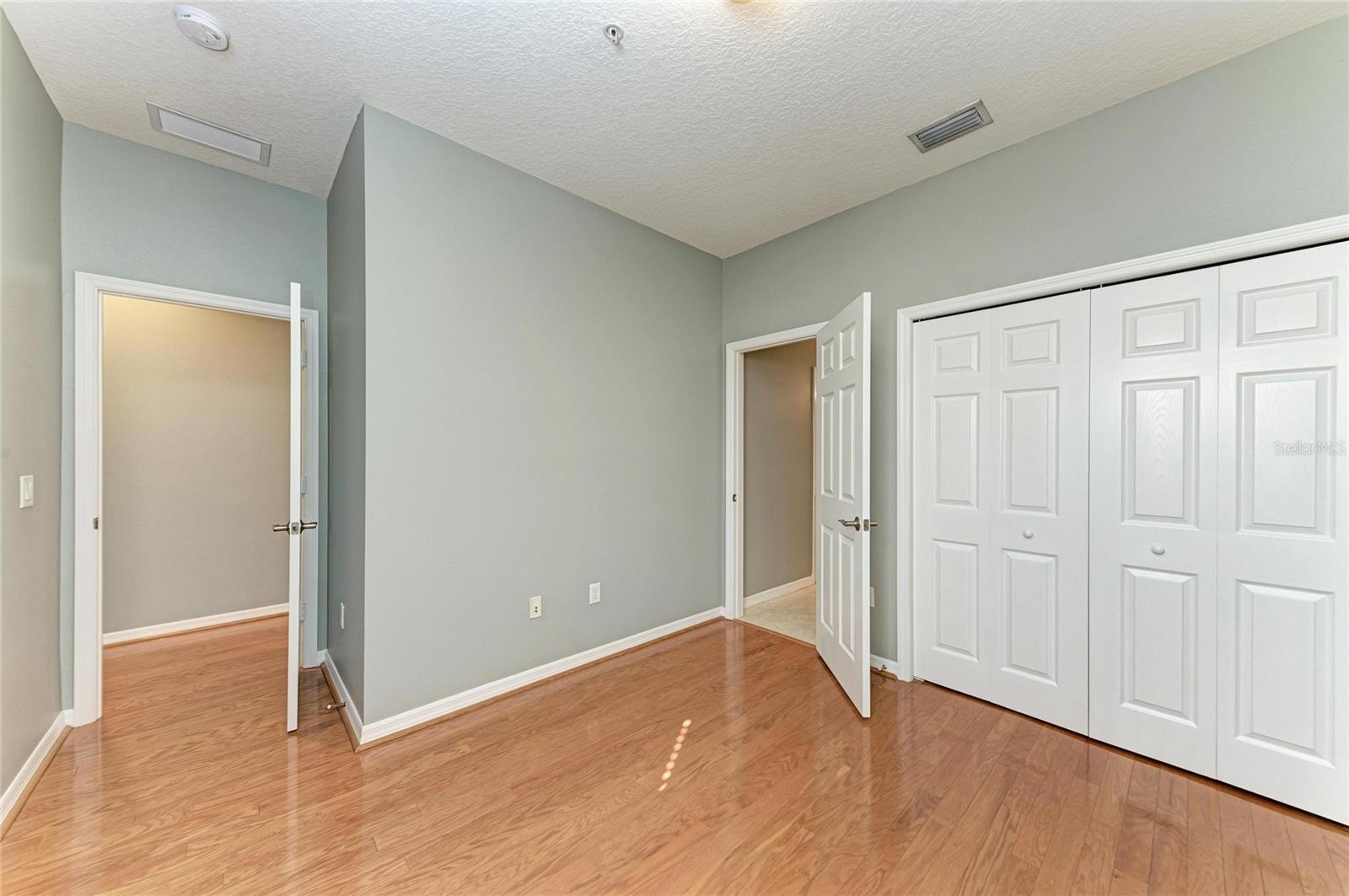 PALMA SOLA TRACE - Residential