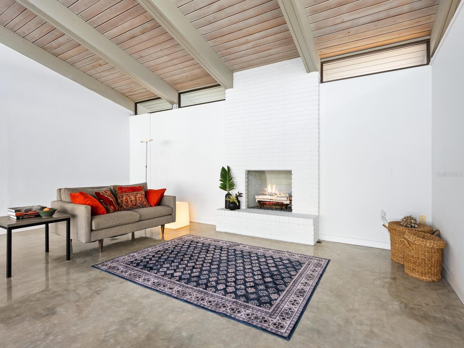 WHITFIELD COUNTRY CLUB ESTATES 1 - Residential