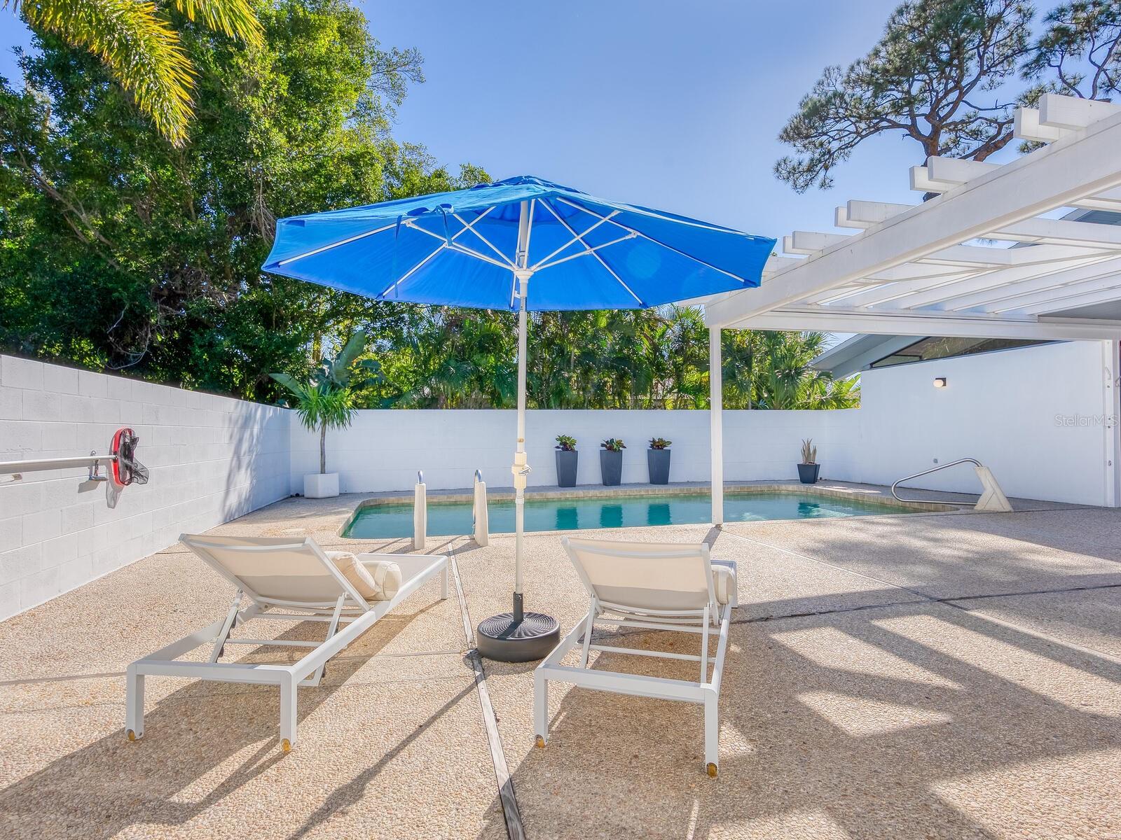 WHITFIELD COUNTRY CLUB ESTATES 1 - Residential