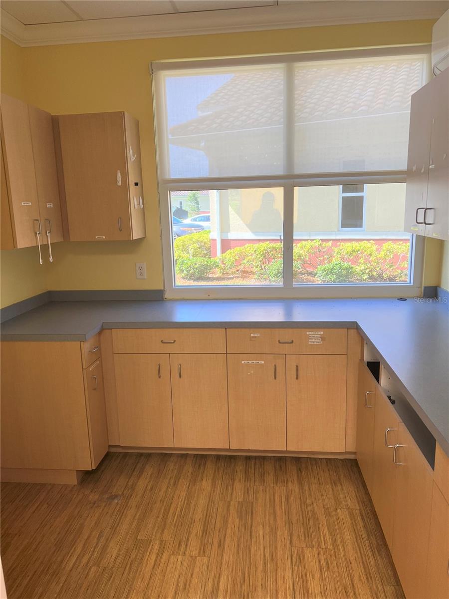 BOBCAT SQUARE PH 1 - Commercial Lease