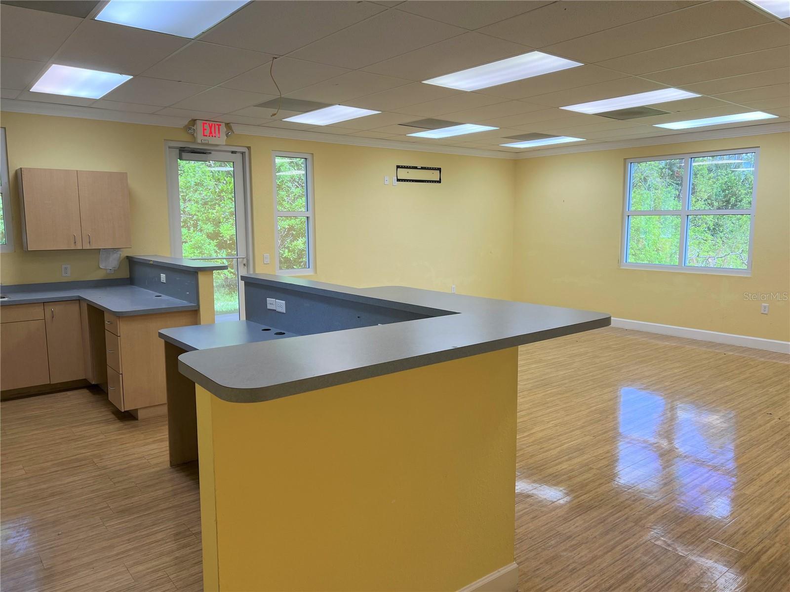 BOBCAT SQUARE PH 1 - Commercial Lease