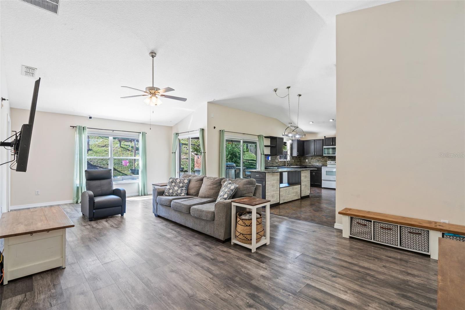 QUAIL VALLEY ESTATES - Residential