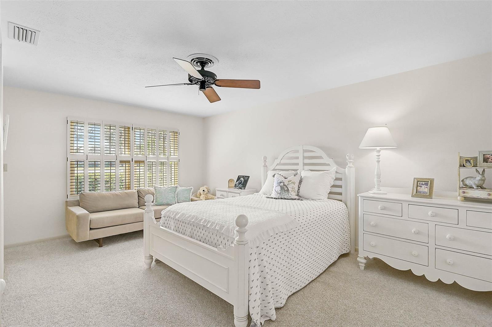 COUNTRY CLUB OF SARASOTA THE - Residential Lease