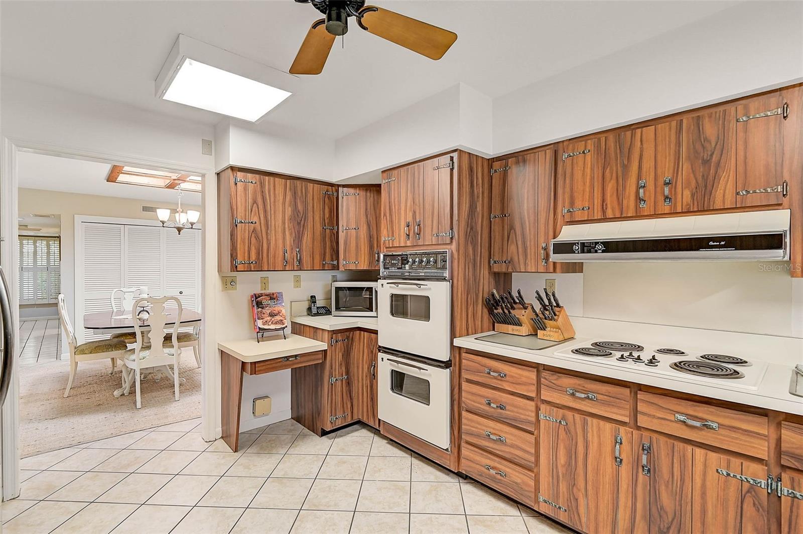 COUNTRY CLUB OF SARASOTA THE - Residential Lease