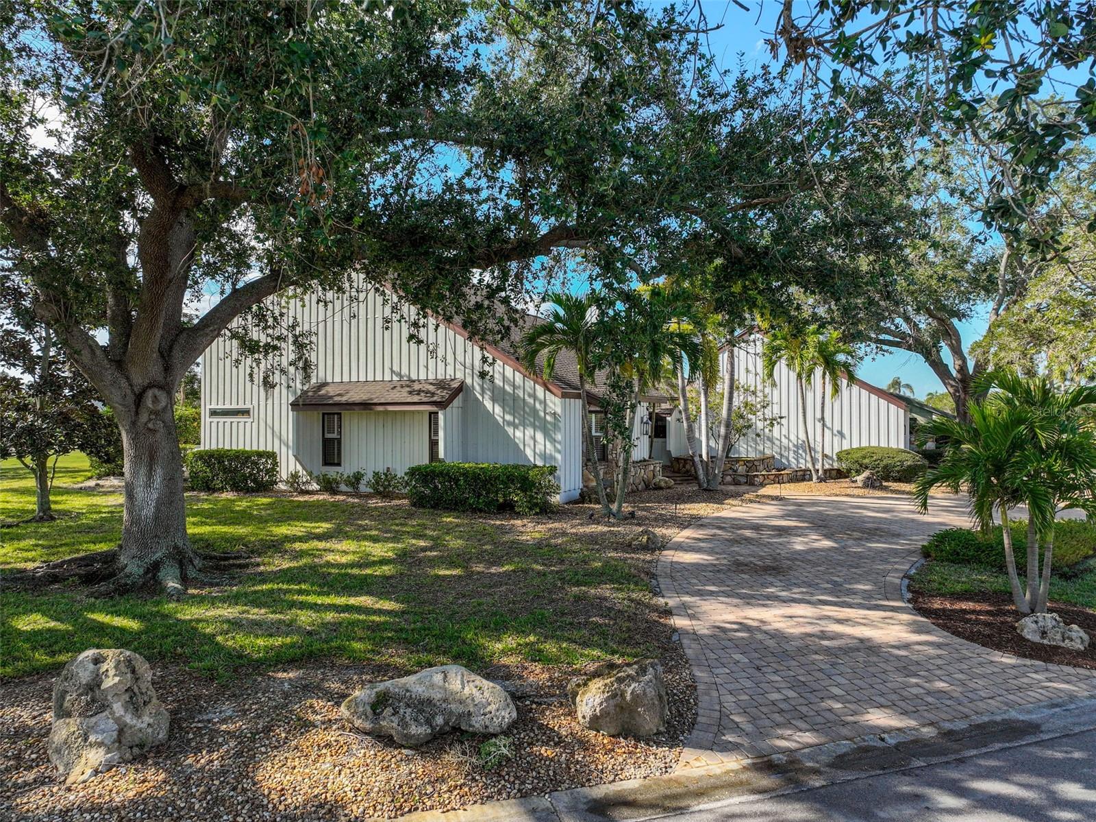 COUNTRY CLUB OF SARASOTA THE - Residential Lease