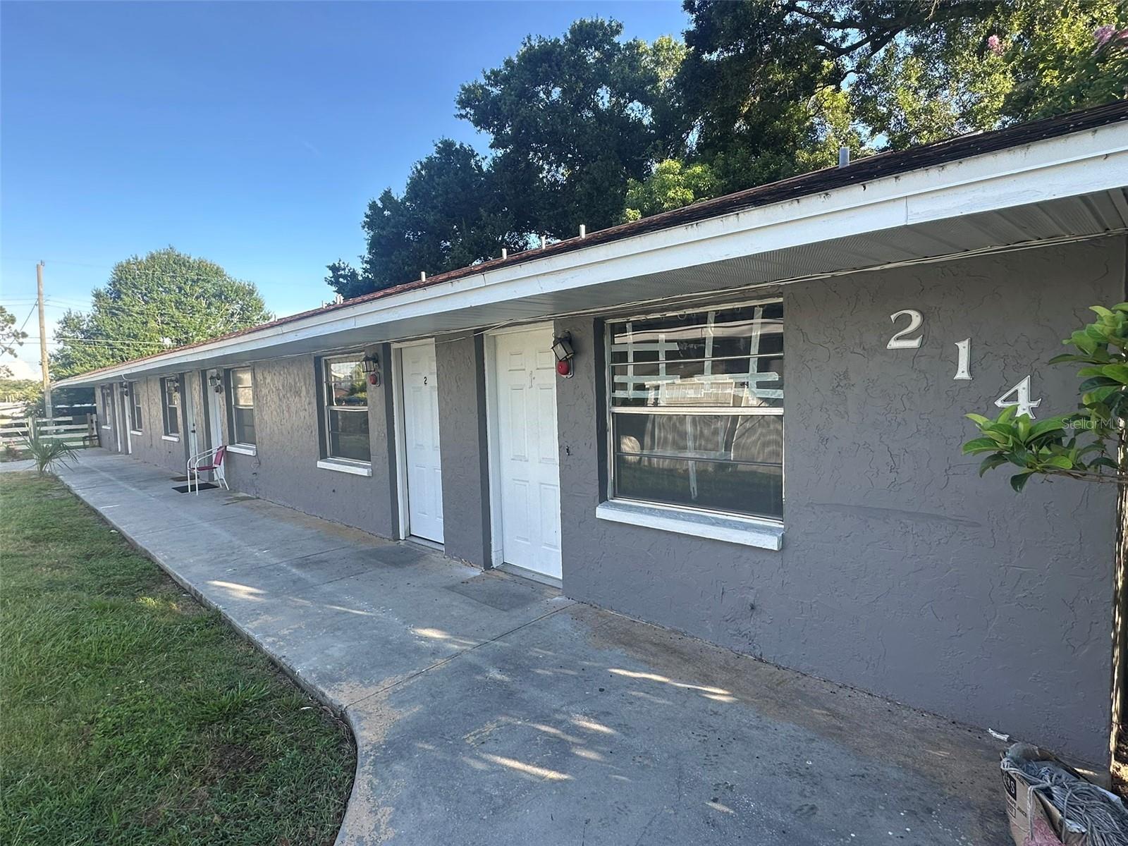 Investor’s Dream in the Heart of Lakeland!
This fully leased 6-unit residential building is an instant money maker! Each unit features its own electric meter and dedicated central A/C, providing tenants with independence and helping minimize operating expenses for the owner. Located on city utilities with a private septic system, this setup offers both convenience and cost-efficiency—ideal for any savvy investor. Roughly 496 Sq ft Under Air in each unit.
Perfectly positioned near Lakeland’s top destinations, tenants enjoy easy access to Lake Mirror and the Frances Langford Promenade, Hollis Garden, Lake Morton, and Bonnet Springs Park. Just minutes away are Circle B Bar Reserve, Polk Theatre, Frank Lloyd Wright’s iconic architecture at Florida Southern College, and the AGB Museum of Art.
From the Lakeland Escape Room and Family Fun Center to Common Ground Playground, the Downtown Farmers Curb Market, Silver Moon Drive-In, and Safari Wilderness Ranch, this location delivers consistent rental demand.
Don’t miss your chance to own this income-producing gem in one of Central Florida’s most vibrant and growing communities!