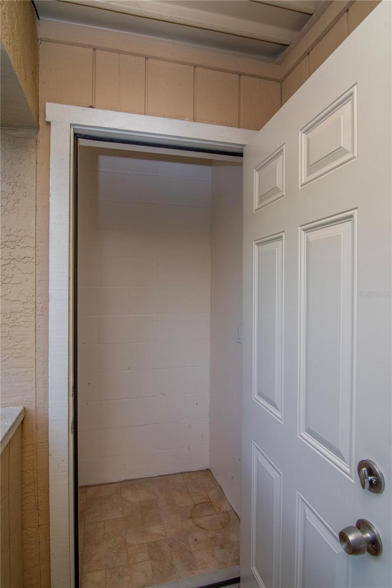 THE HAMPTONS AT BRANDON A CONDO - Residential