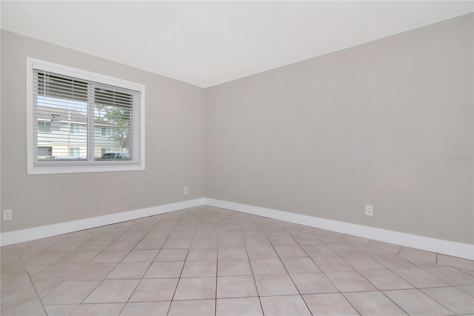 THE HAMPTONS AT BRANDON A CONDO - Residential