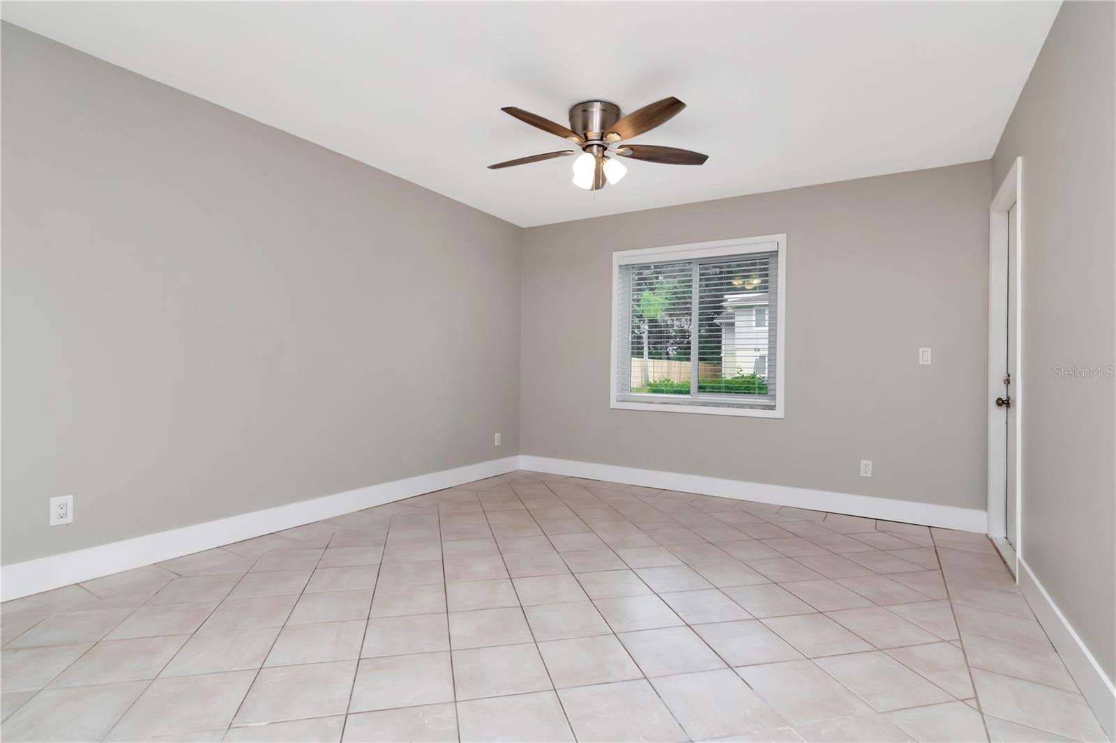 THE HAMPTONS AT BRANDON A CONDO - Residential