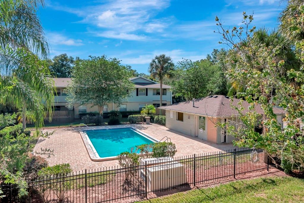 THE HAMPTONS AT BRANDON A CONDO - Residential