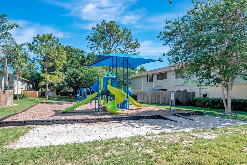 THE HAMPTONS AT BRANDON A CONDO - Residential