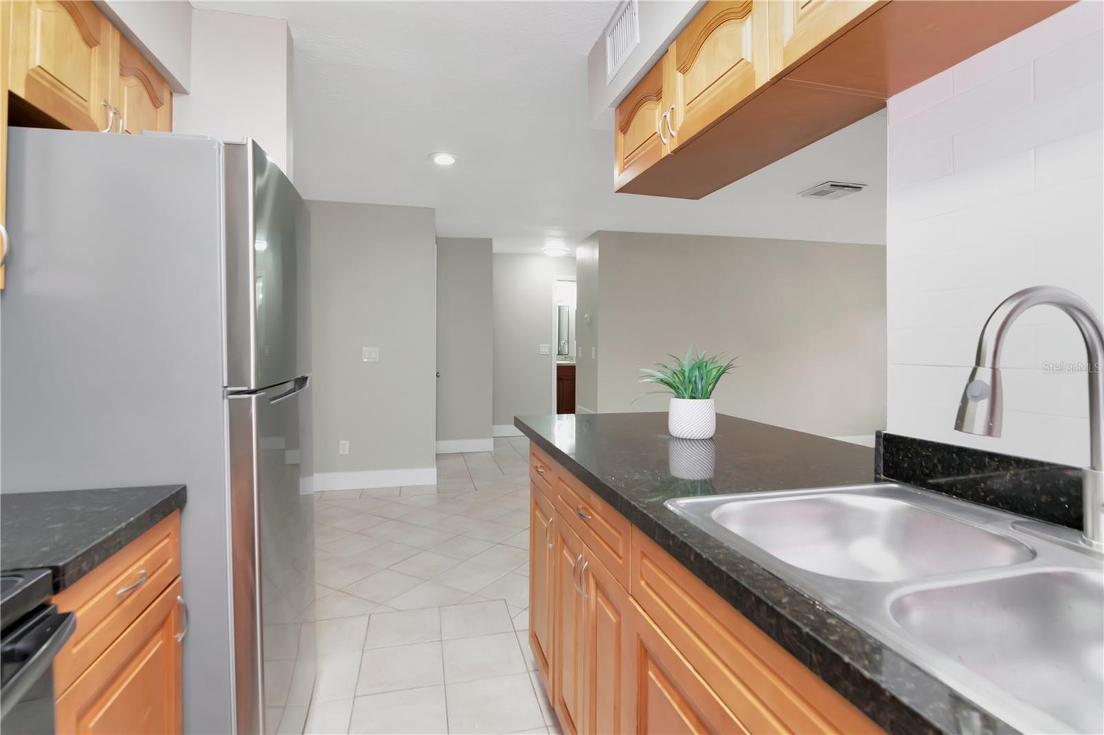 THE HAMPTONS AT BRANDON A CONDO - Residential