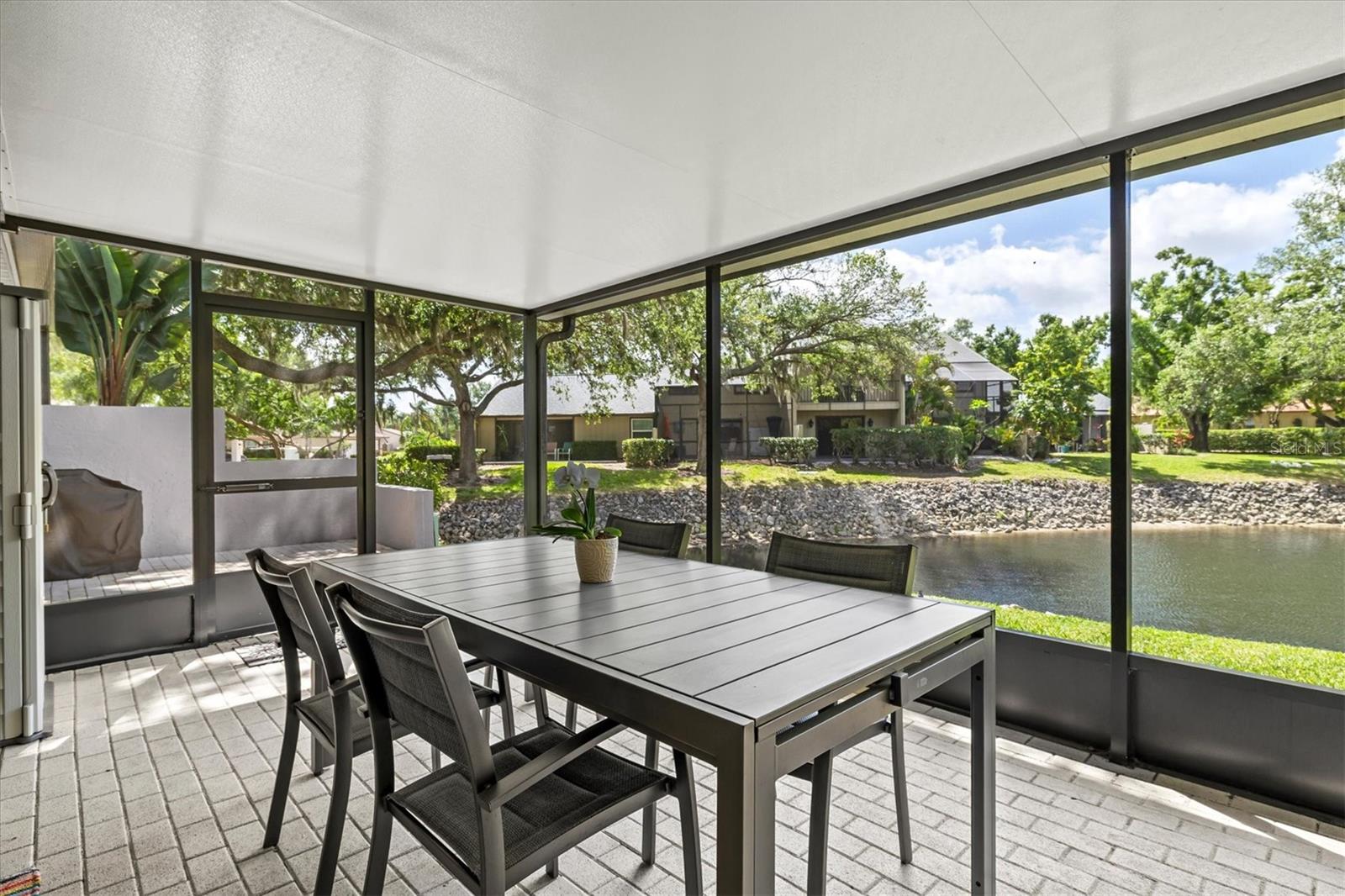 HUNTERS WALK - HAMLETS - Residential