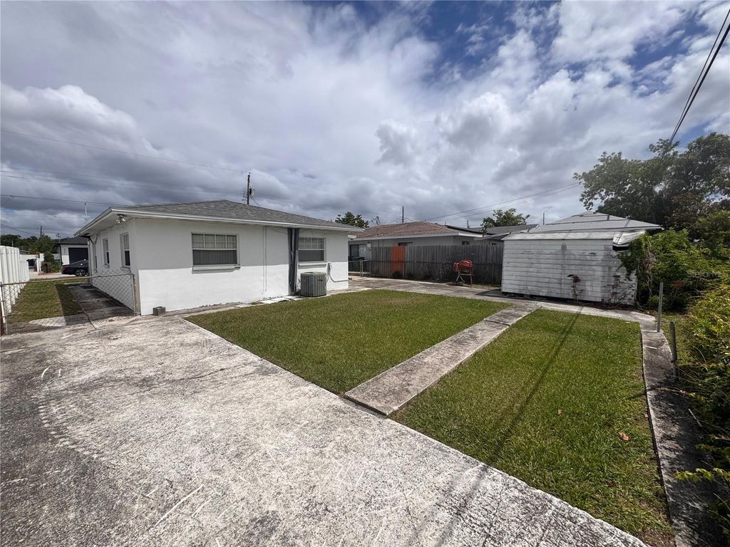 Photo of 3320 W Leroy Street, Tampa, FL 33607 (MLS # TB8496170)